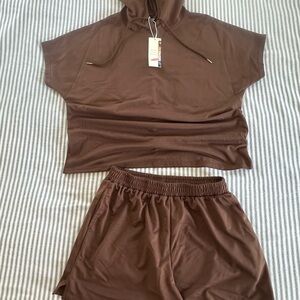 New with Tags Two-Piece Brown Hooded Top & Shorts Set XL
